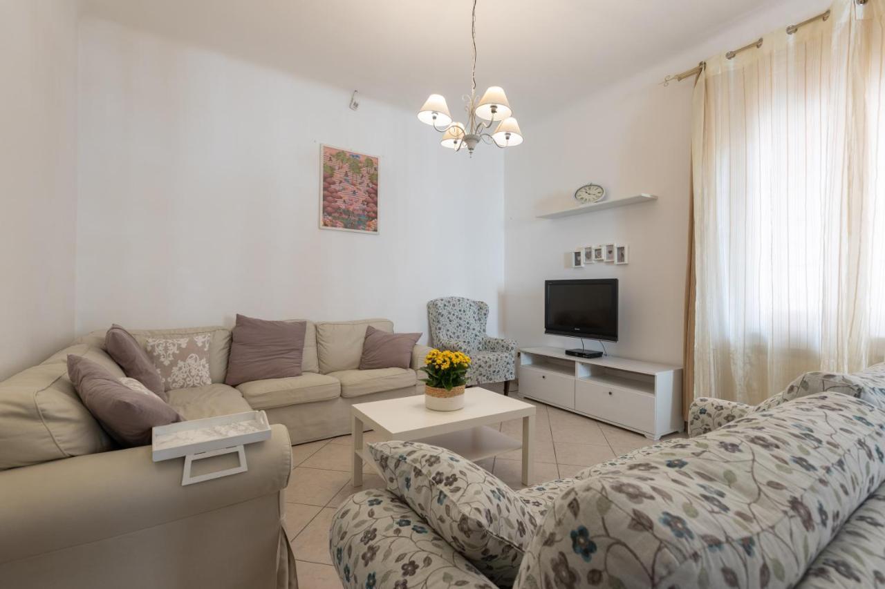 Mina E Arna' Villa Arcola Buitenkant foto